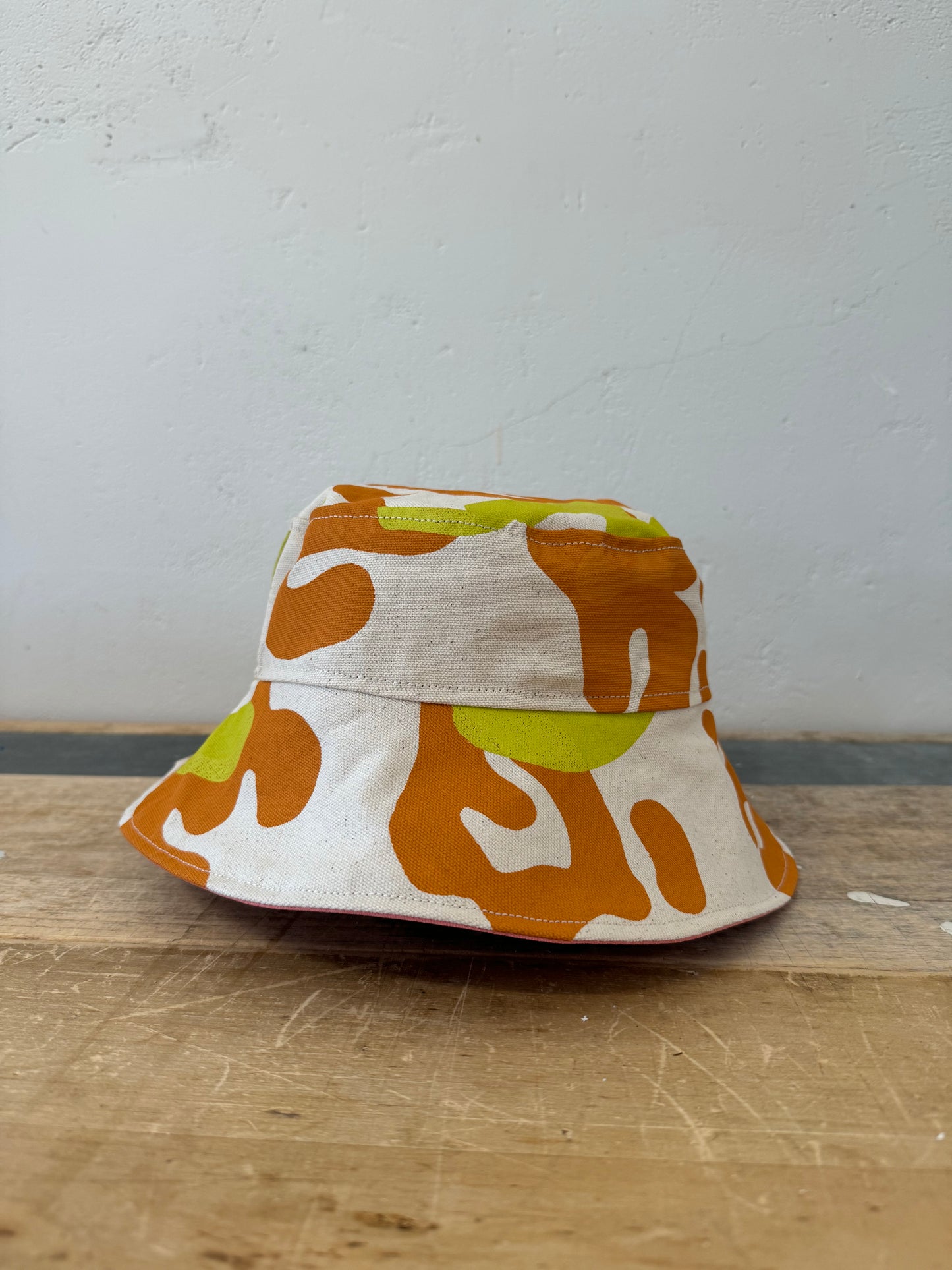 Reversible Bucket Hat 1/10